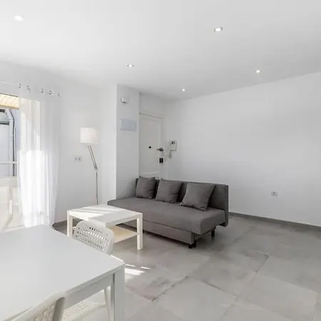 Placid Puerto Apartment *