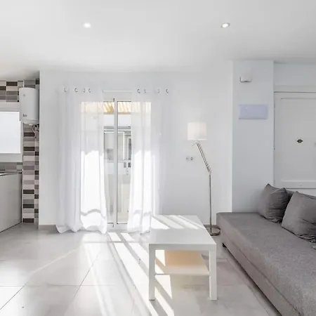 Placid Puerto Apartment